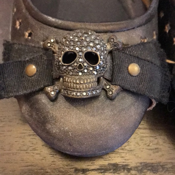 Weathered Black Pedro Garcia Skull Ballerina - Picture 2 of 7